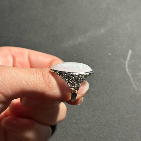 Ring - Picture 2 of 3